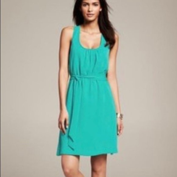 Banana Republic Dresses & Skirts - Banana Republic Tie Waist Turquoise Crossback Dress - Size 4